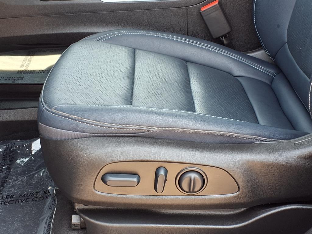 used 2023 Chevrolet Bolt EUV car, priced at $24,000