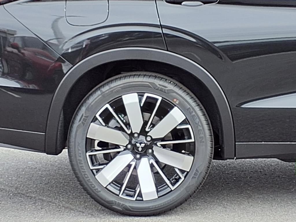 new 2025 Mitsubishi Outlander car, priced at $40,350