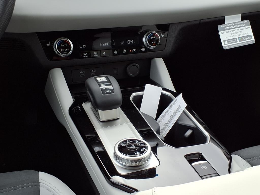 new 2025 Mitsubishi Outlander car, priced at $40,350