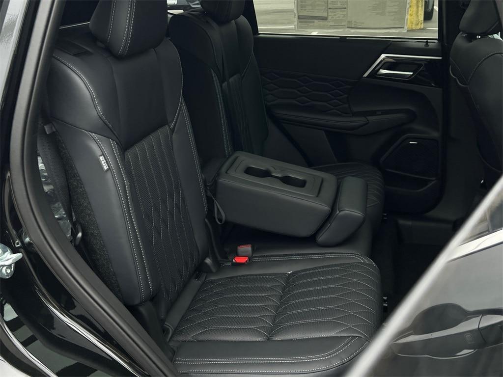 new 2025 Mitsubishi Outlander car, priced at $41,950