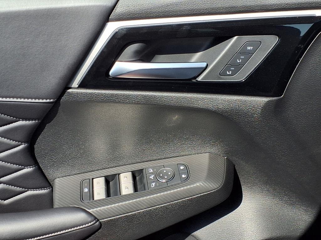 new 2025 Mitsubishi Outlander car, priced at $41,950