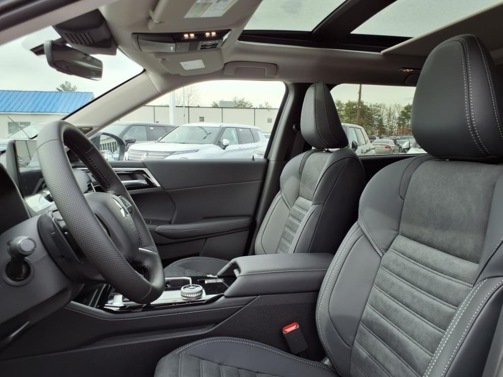 new 2025 Mitsubishi Outlander car, priced at $39,870