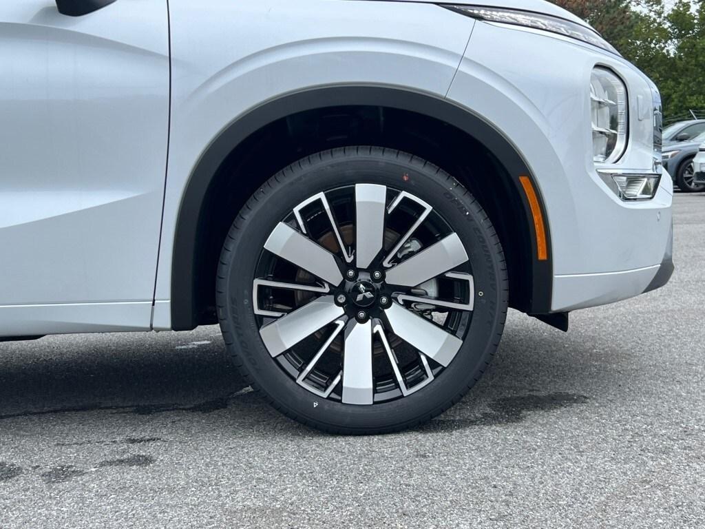 new 2025 Mitsubishi Outlander car, priced at $43,750