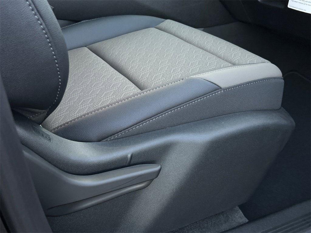 new 2026 Chevrolet Equinox car, priced at $28,545