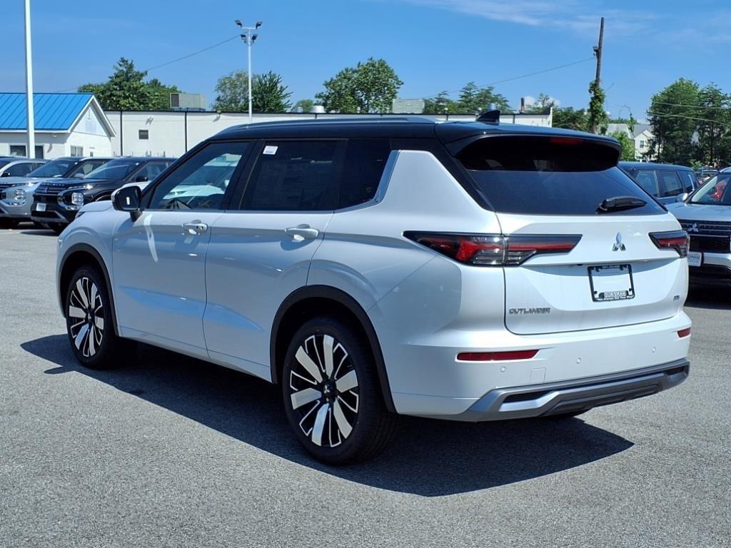 new 2025 Mitsubishi Outlander car