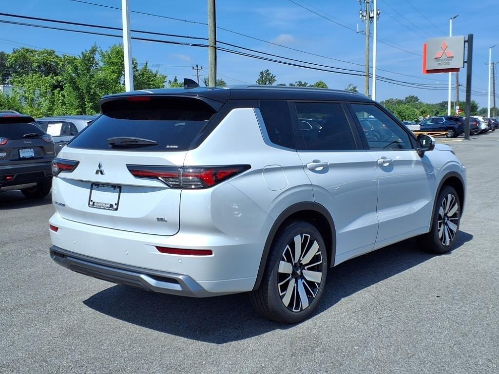 new 2025 Mitsubishi Outlander car