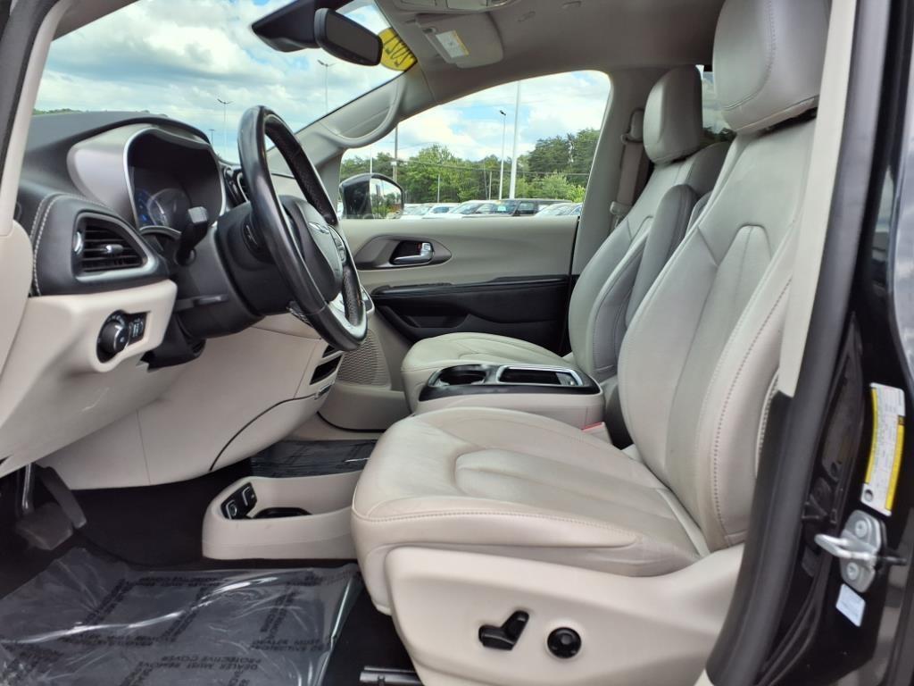 used 2021 Chrysler Pacifica Hybrid car, priced at $27,000