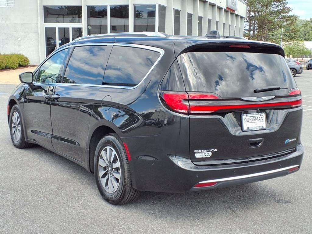 used 2021 Chrysler Pacifica Hybrid car, priced at $27,000
