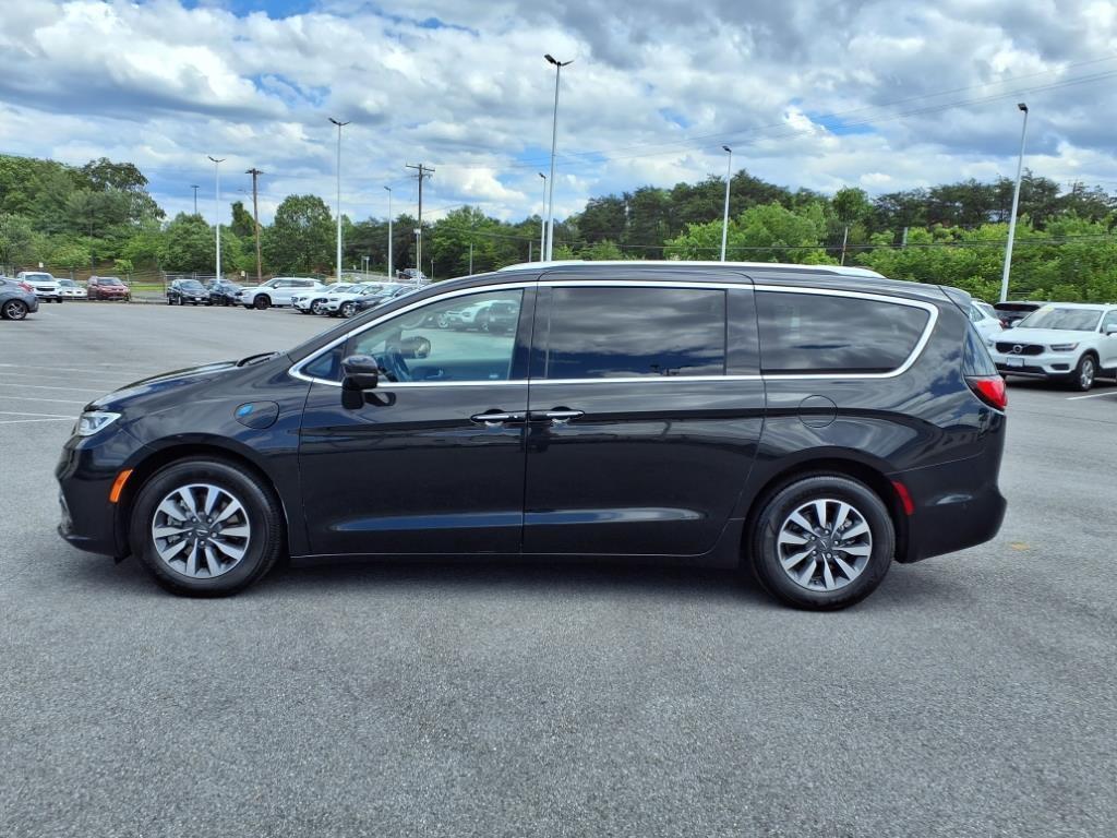 used 2021 Chrysler Pacifica Hybrid car, priced at $27,000
