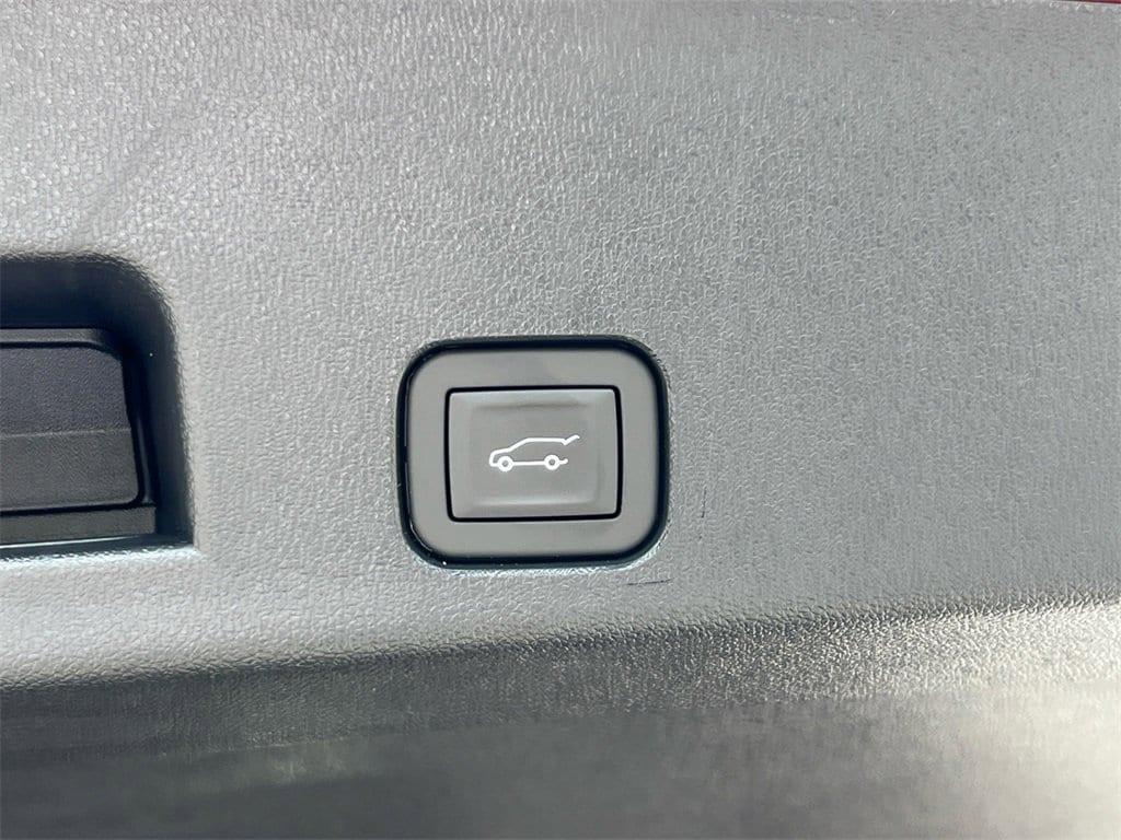 new 2026 Chevrolet Traverse car, priced at $57,090