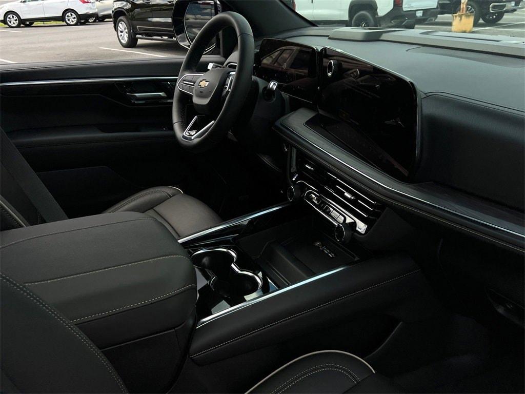 new 2025 Chevrolet Suburban car, priced at $78,709