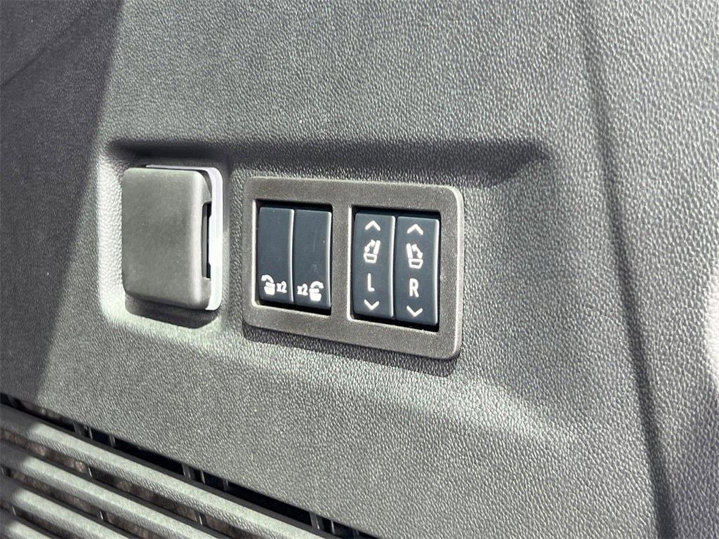new 2025 Chevrolet Suburban car, priced at $78,709