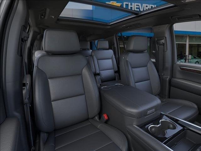 new 2025 Chevrolet Suburban car, priced at $77,625