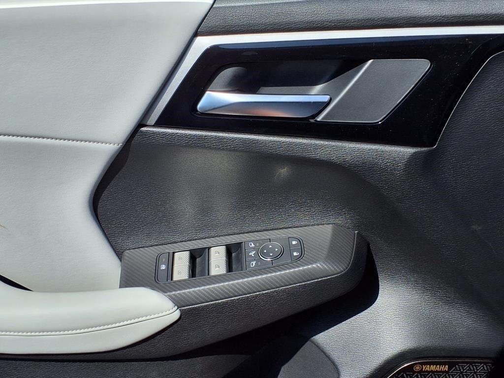 new 2025 Mitsubishi Outlander car