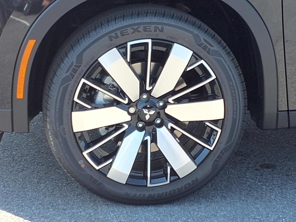 new 2025 Mitsubishi Outlander car