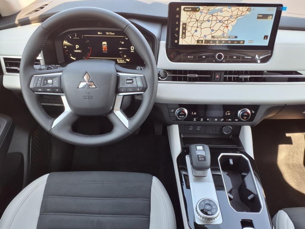 new 2025 Mitsubishi Outlander car