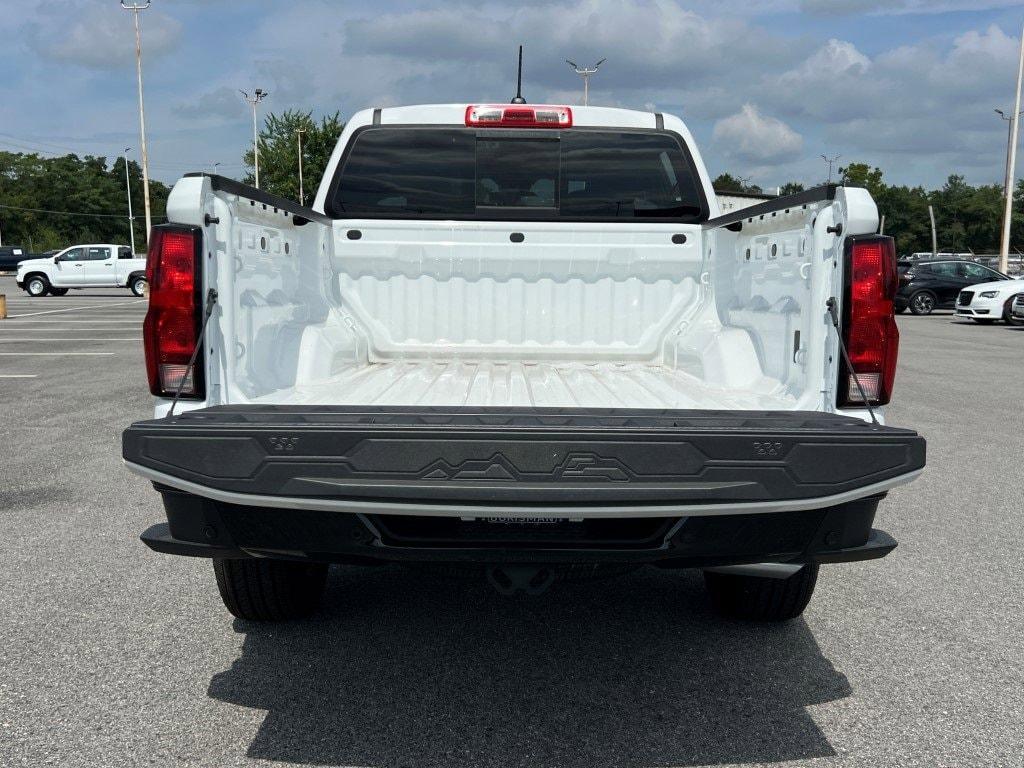 new 2025 Chevrolet Colorado car, priced at $30,195