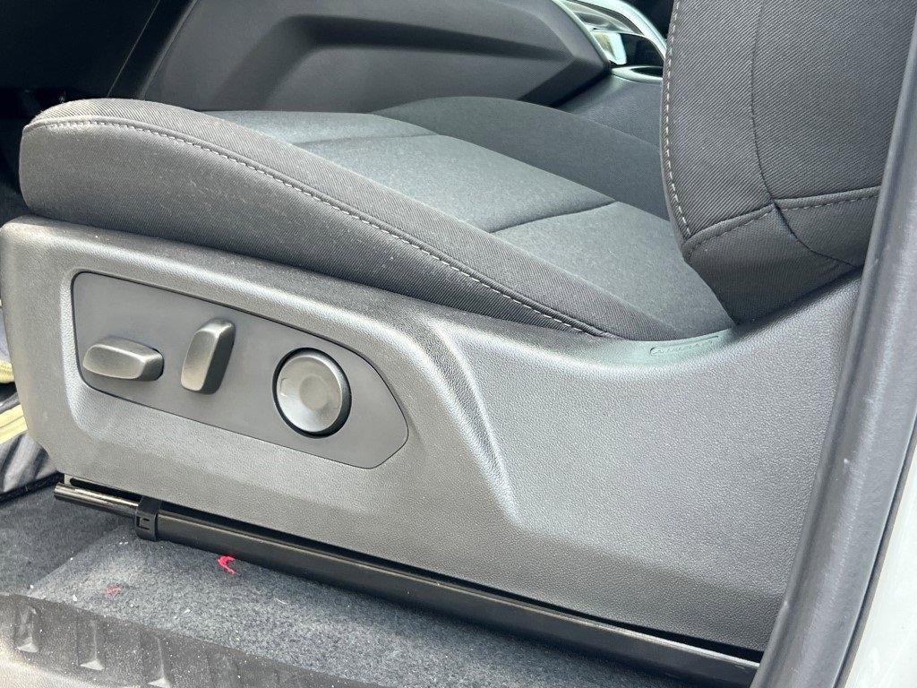 new 2025 Chevrolet Colorado car, priced at $30,195