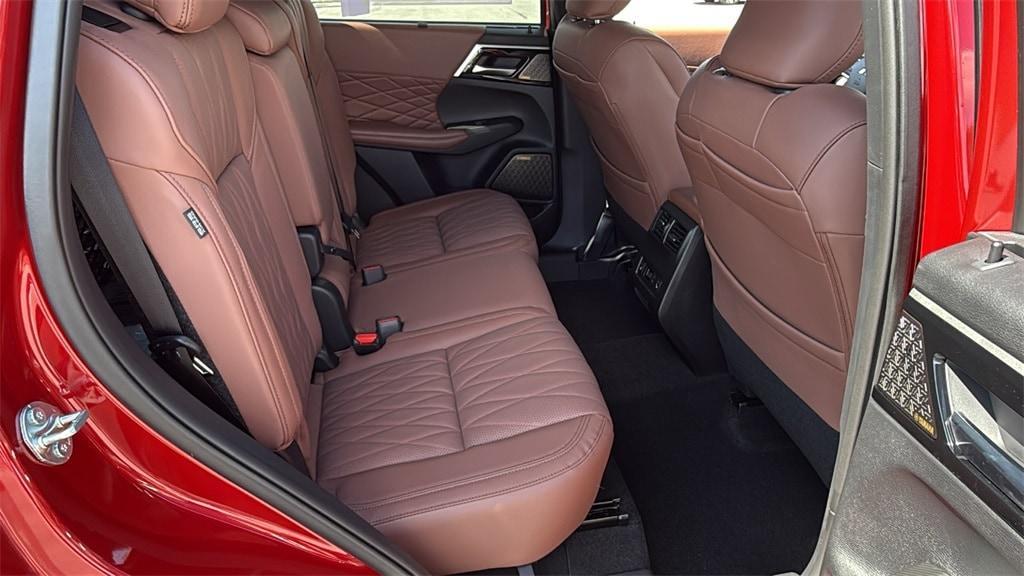new 2025 Mitsubishi Outlander car, priced at $46,810