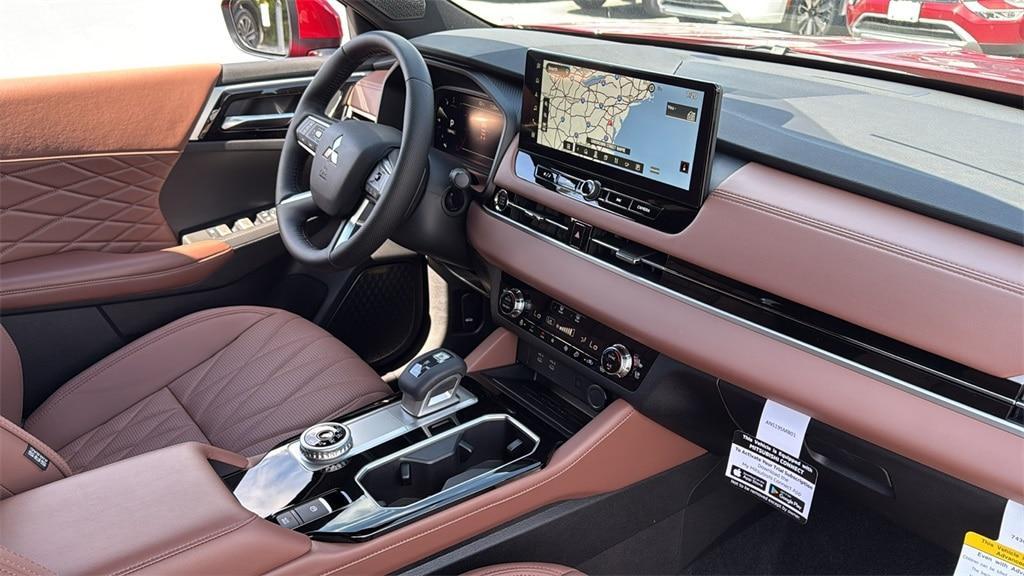 new 2025 Mitsubishi Outlander car, priced at $46,810