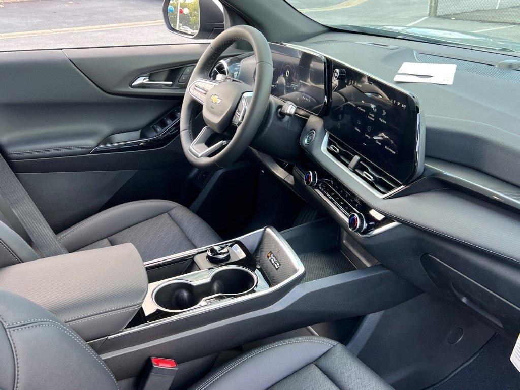 new 2026 Chevrolet Equinox car, priced at $30,530