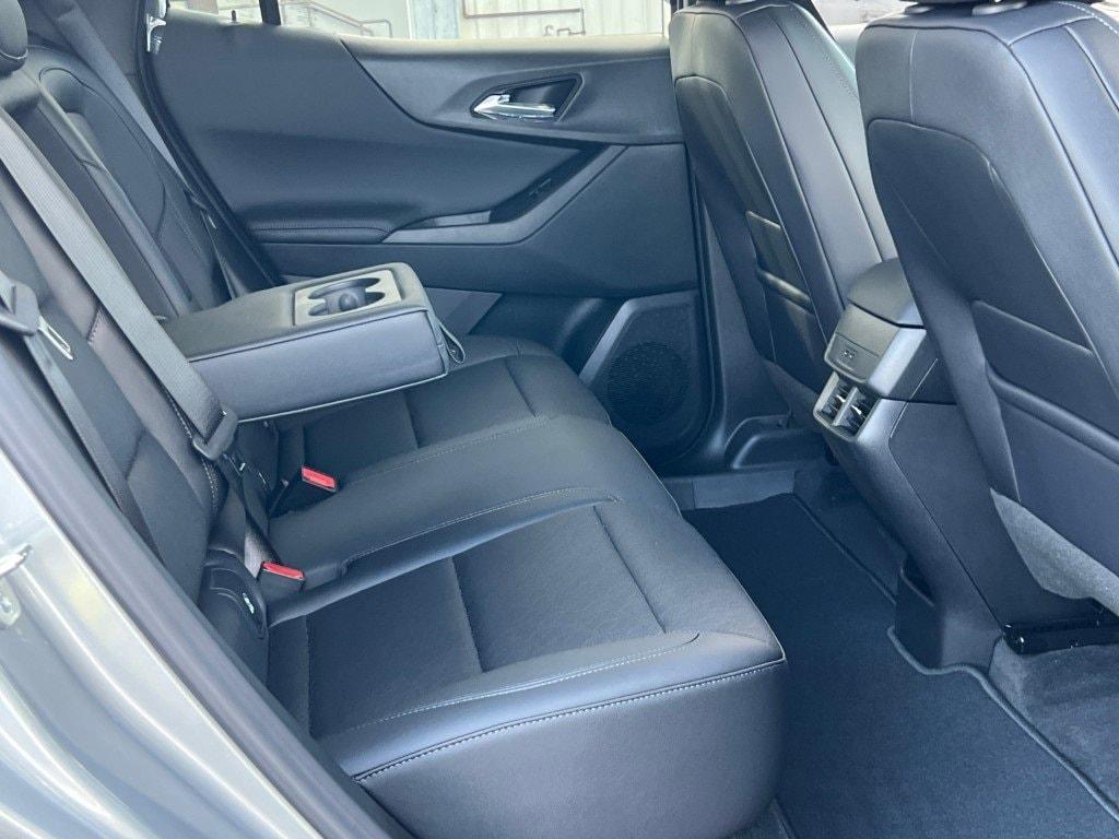 new 2026 Chevrolet Equinox car, priced at $30,530