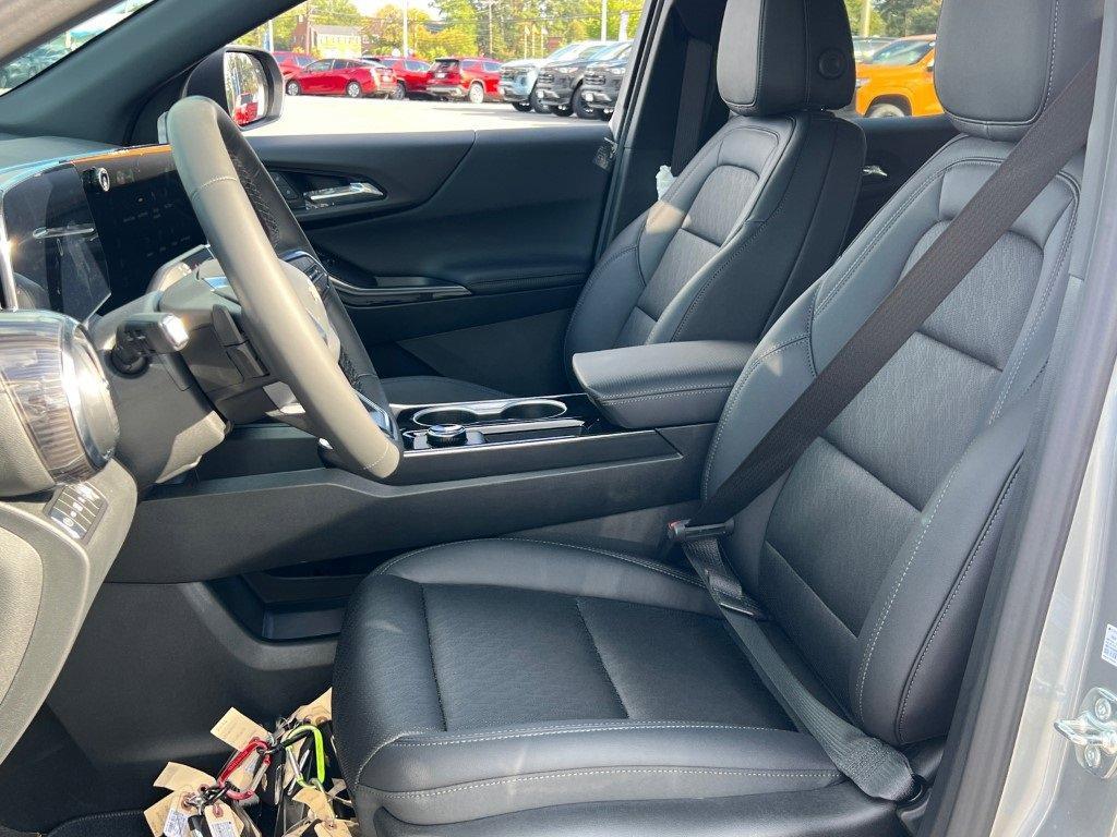 new 2026 Chevrolet Equinox car, priced at $30,530