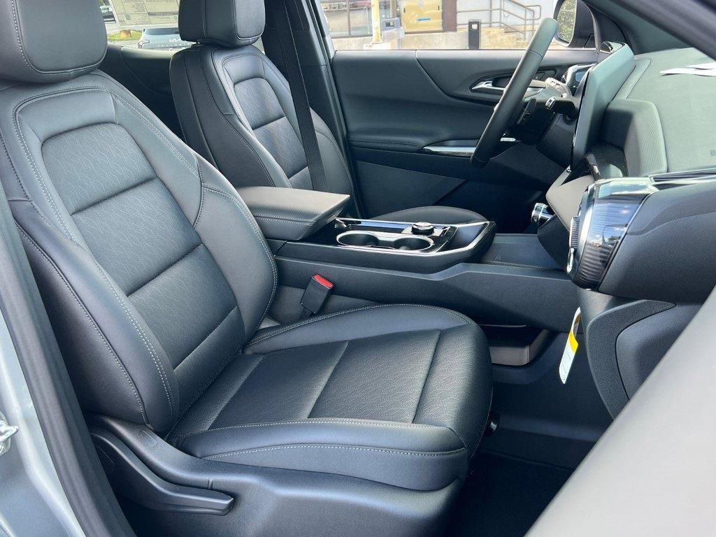 new 2026 Chevrolet Equinox car, priced at $30,530