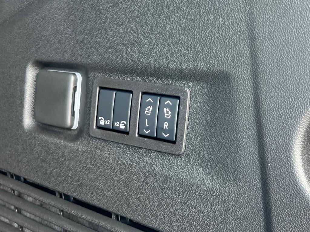 new 2025 Chevrolet Suburban car, priced at $72,225