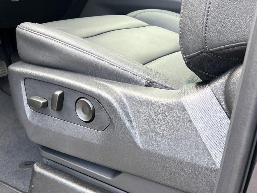 new 2025 Chevrolet Suburban car, priced at $72,225