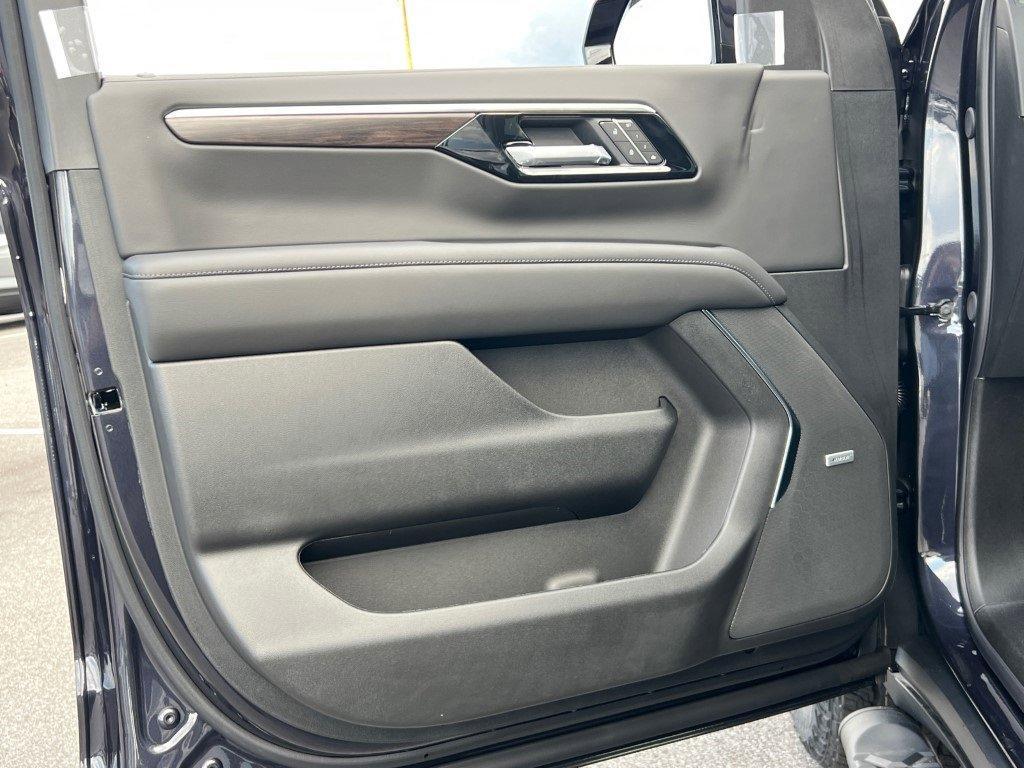 new 2025 Chevrolet Suburban car, priced at $72,225