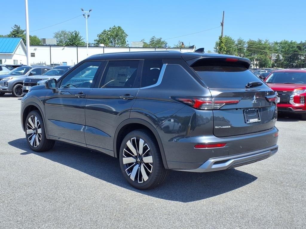 new 2025 Mitsubishi Outlander car