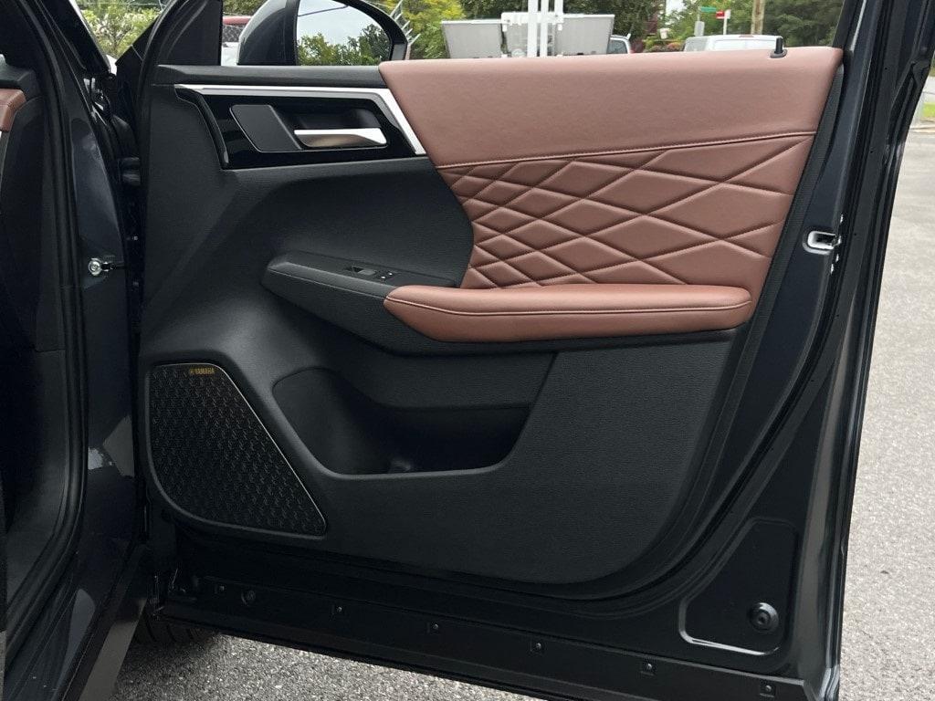 new 2025 Mitsubishi Outlander car, priced at $46,605