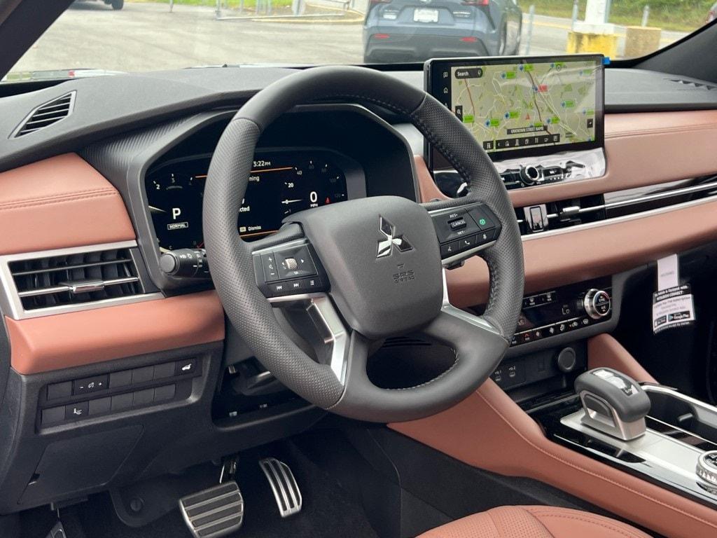 new 2025 Mitsubishi Outlander car, priced at $46,605