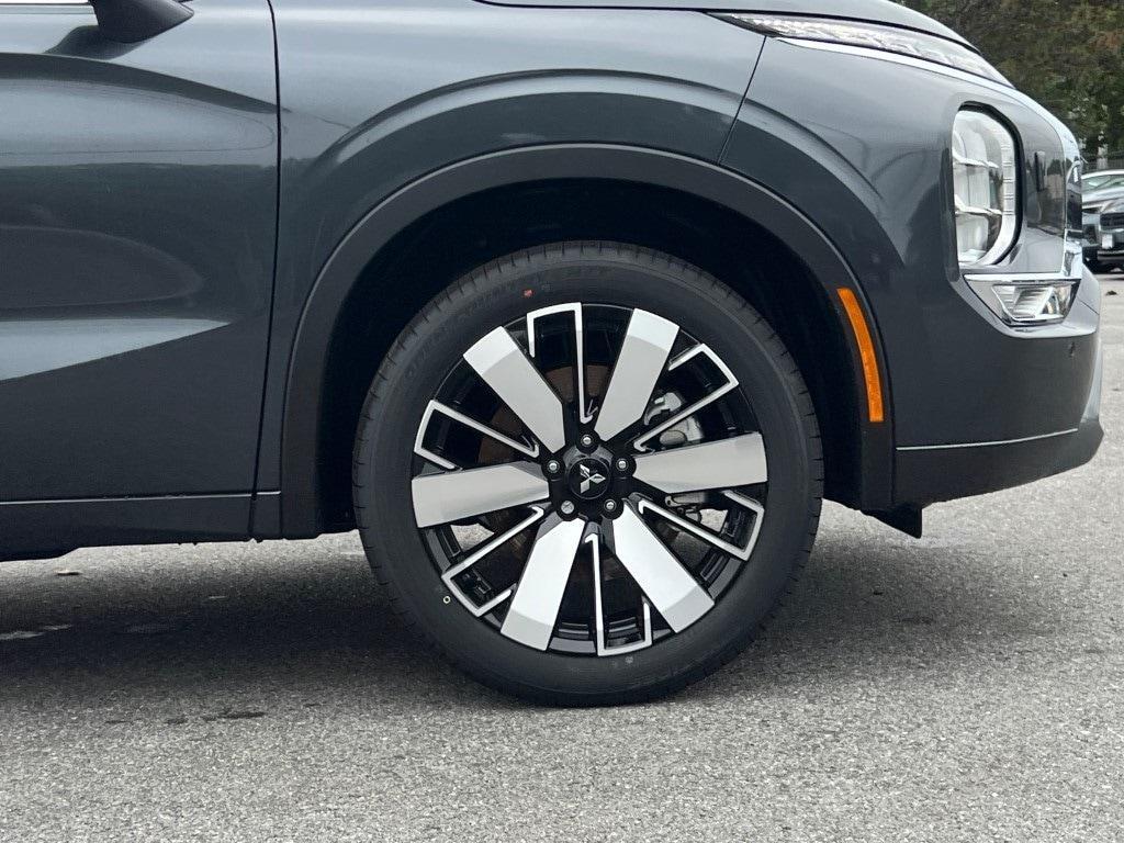 new 2025 Mitsubishi Outlander car, priced at $46,605