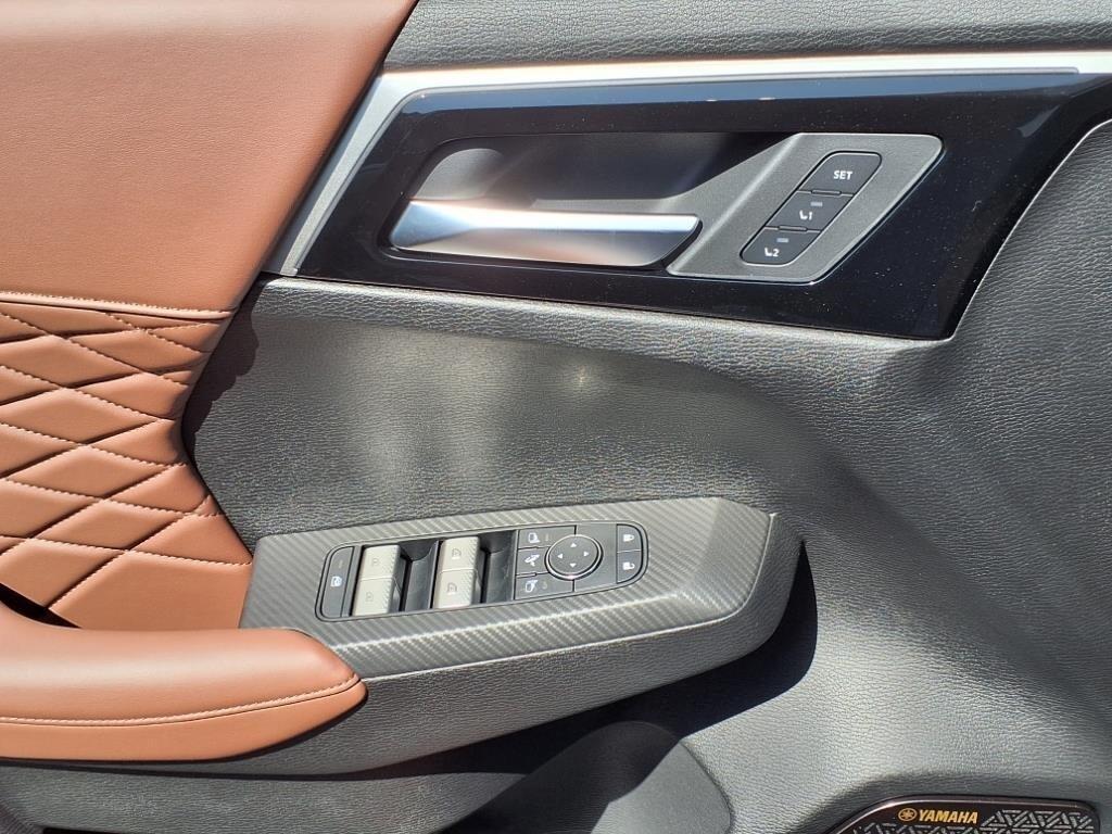 new 2025 Mitsubishi Outlander car