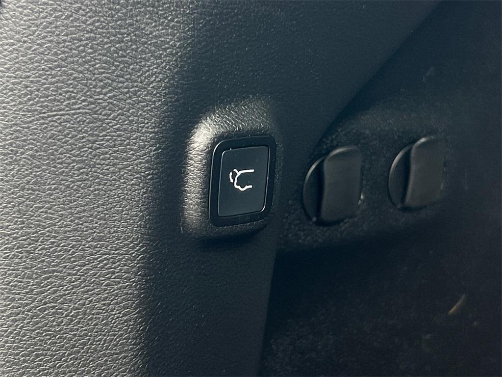 used 2021 Jeep Cherokee car, priced at $17,000