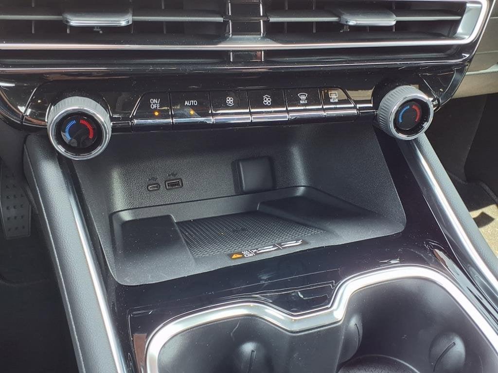 new 2025 Chevrolet Traverse car, priced at $43,100