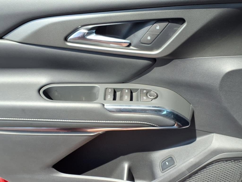 new 2025 Chevrolet Traverse car, priced at $43,100