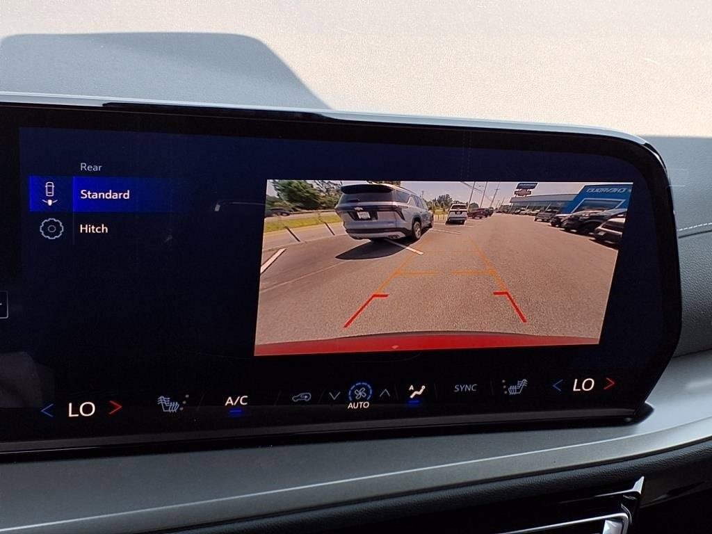 new 2025 Chevrolet Traverse car, priced at $43,100