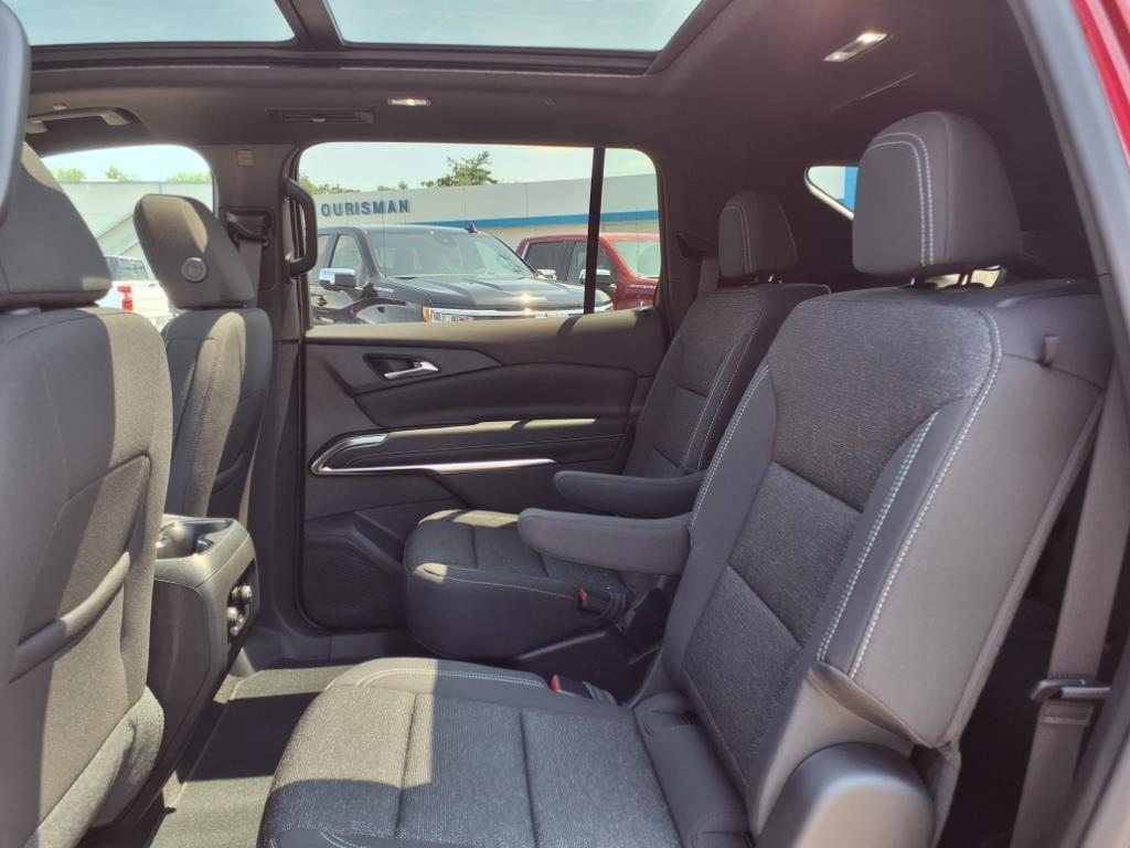 new 2025 Chevrolet Traverse car, priced at $43,100