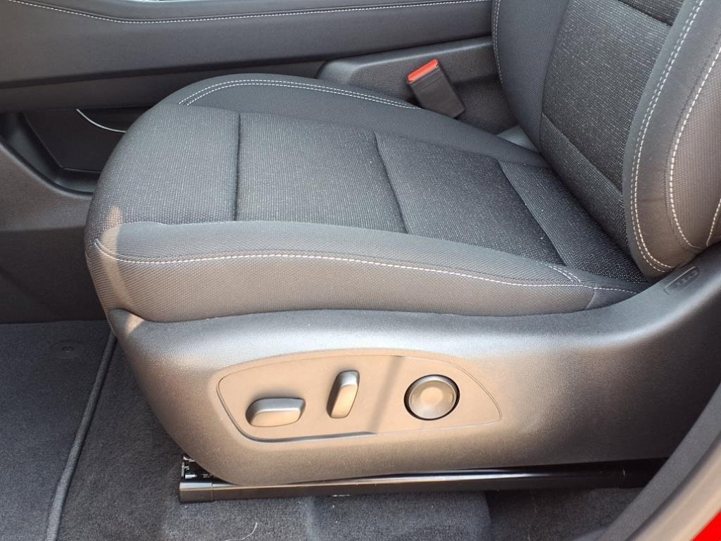 new 2025 Chevrolet Traverse car, priced at $43,100