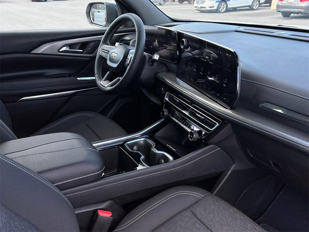 new 2026 Chevrolet Traverse car, priced at $38,420