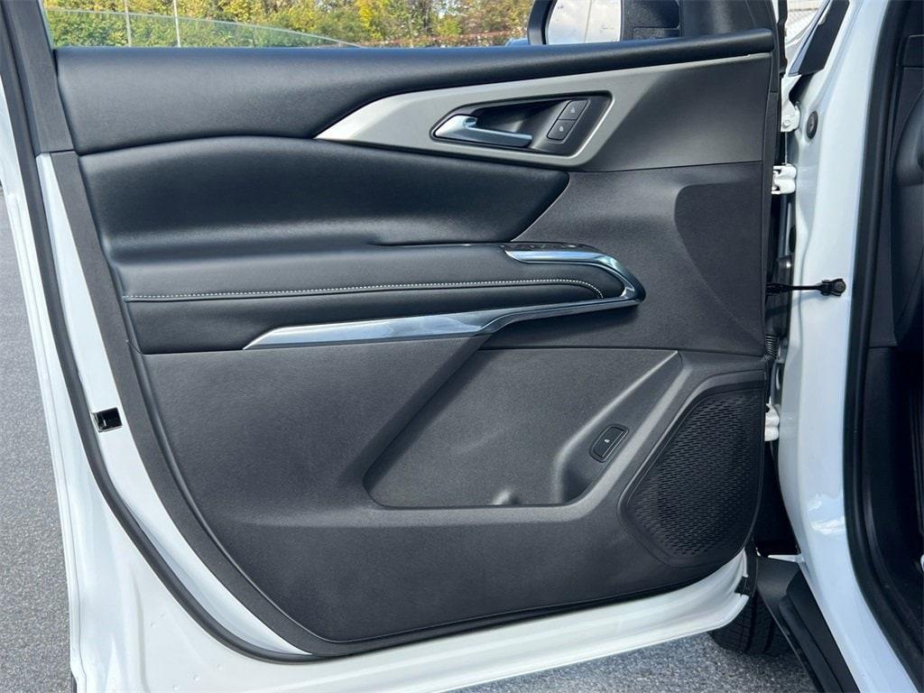 new 2026 Chevrolet Traverse car, priced at $38,420