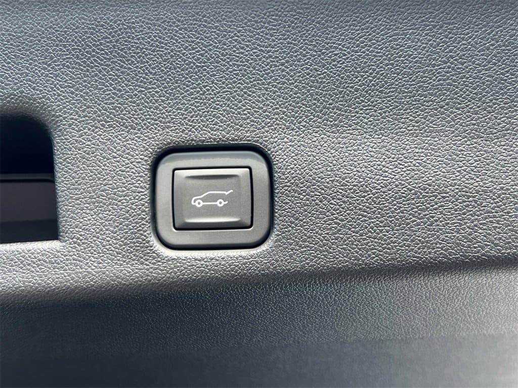 new 2026 Chevrolet Traverse car, priced at $38,420