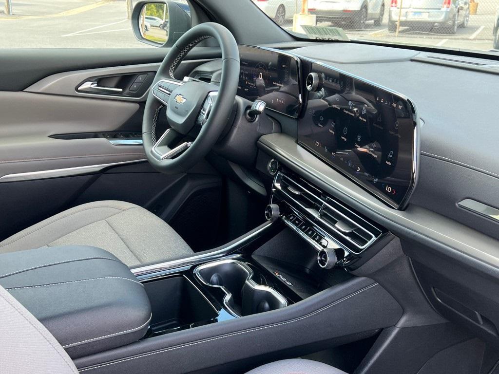 new 2026 Chevrolet Traverse car, priced at $42,495