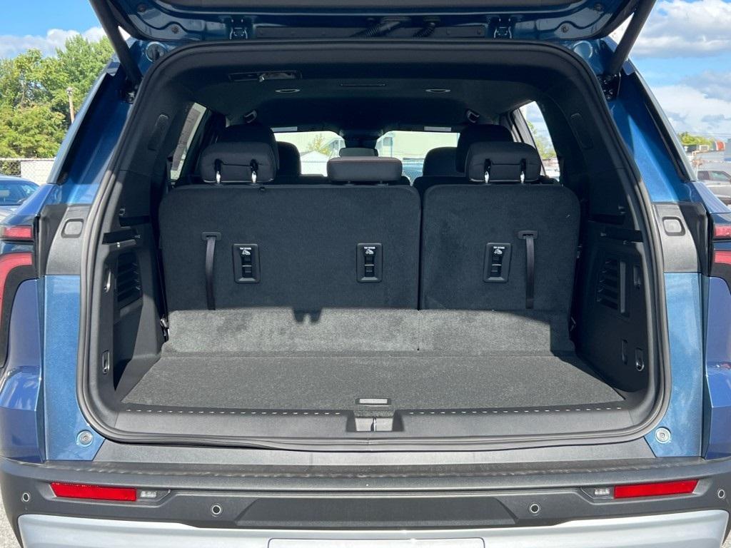 new 2026 Chevrolet Traverse car, priced at $42,495
