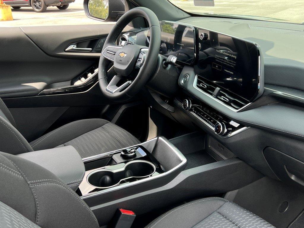 new 2026 Chevrolet Equinox car, priced at $30,195