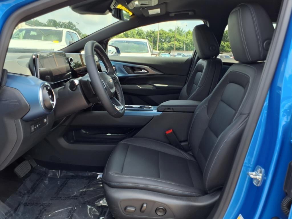 used 2025 Chevrolet Equinox EV car, priced at $28,700