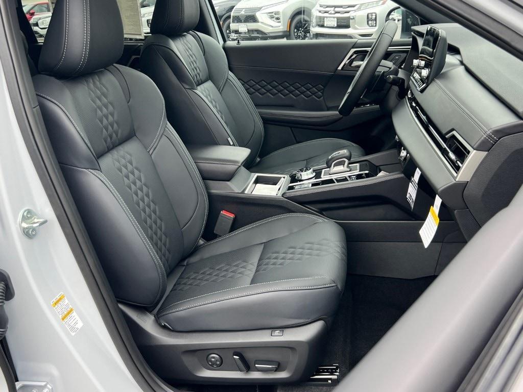 new 2025 Mitsubishi Outlander PHEV car, priced at $52,330